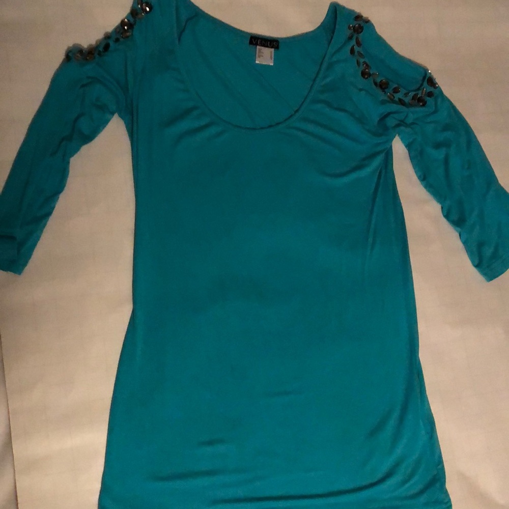 Cold shoulder top